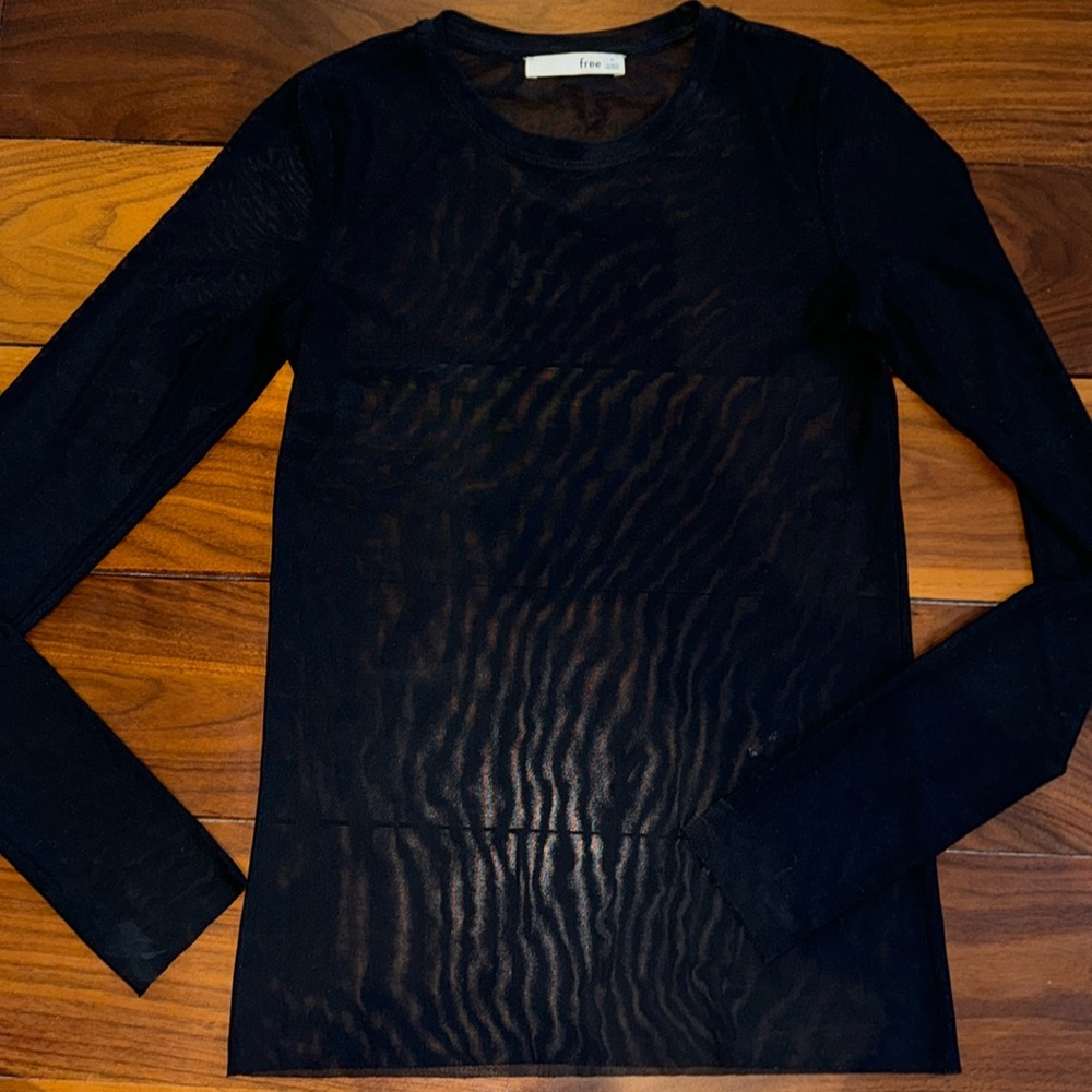Aritzia Wilfred Free mesh top